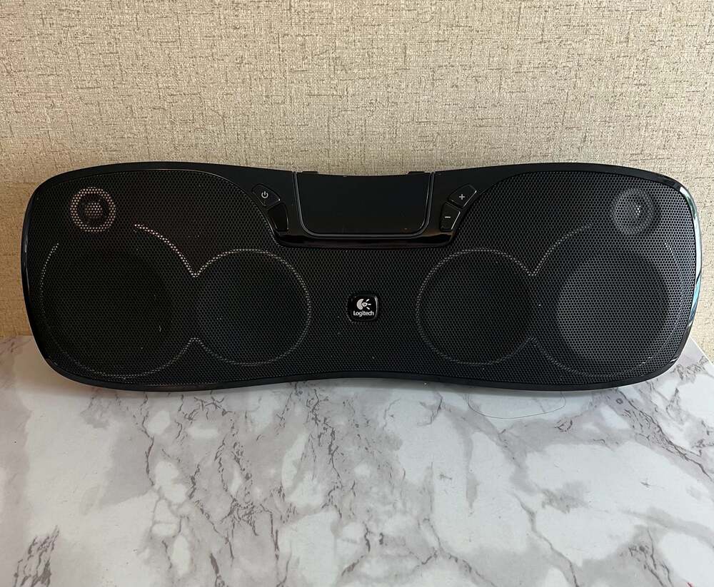 Logitech Rechargeable Speaker S715i for iPod/iPhone - Picture 4 of 12
